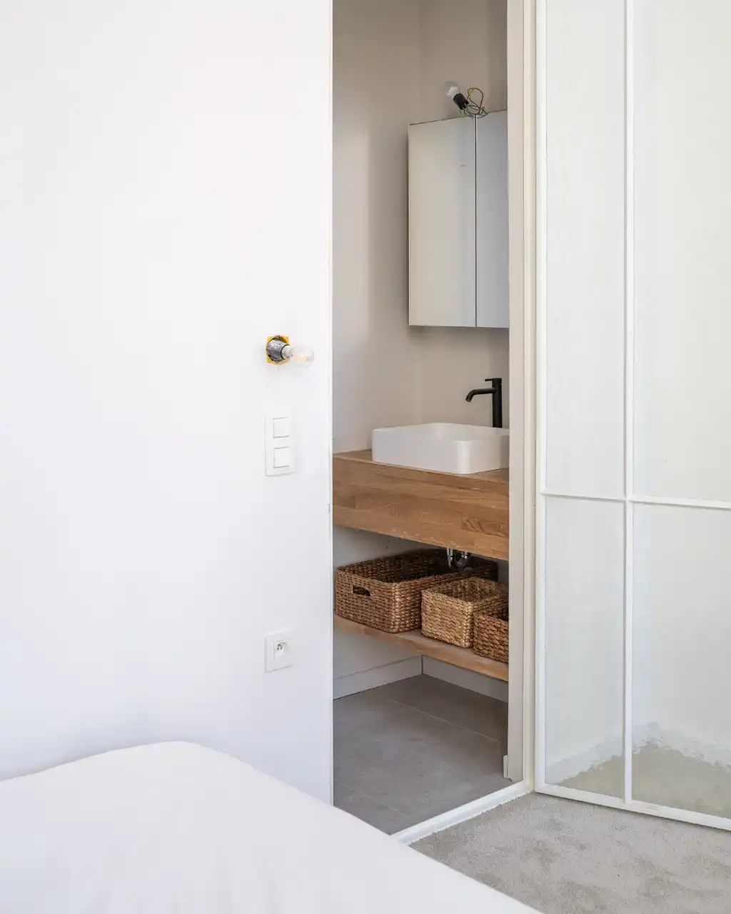 Gerenoveerd tweeslaapkamerappartement met zonnig terras in een voormalige herenwoning, nabij het historisch centrum van Gent. foto 17