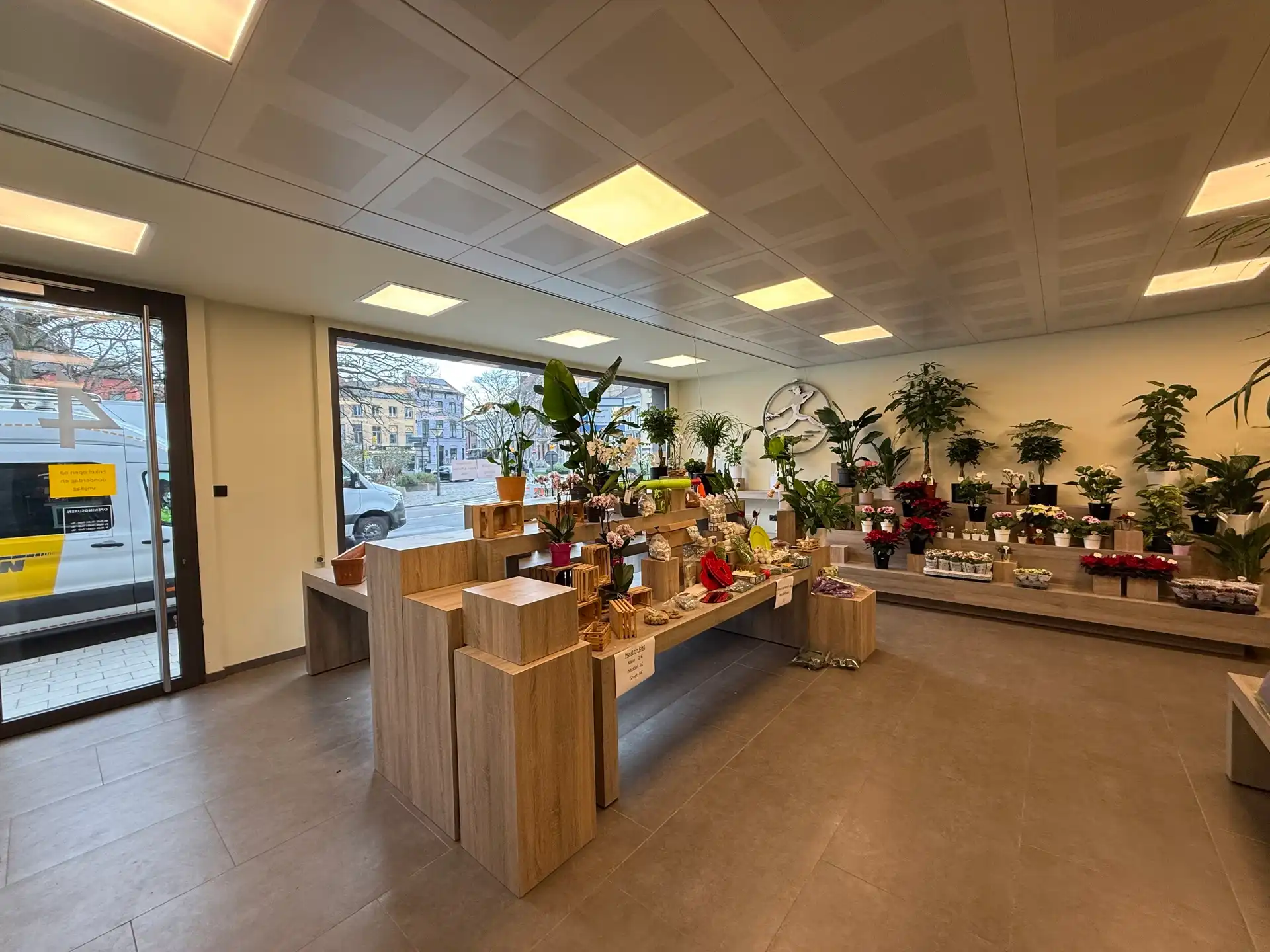 AALST-CENTRUM - Commercieel handelspand met ruim appartement op TOPlocatie. foto 3