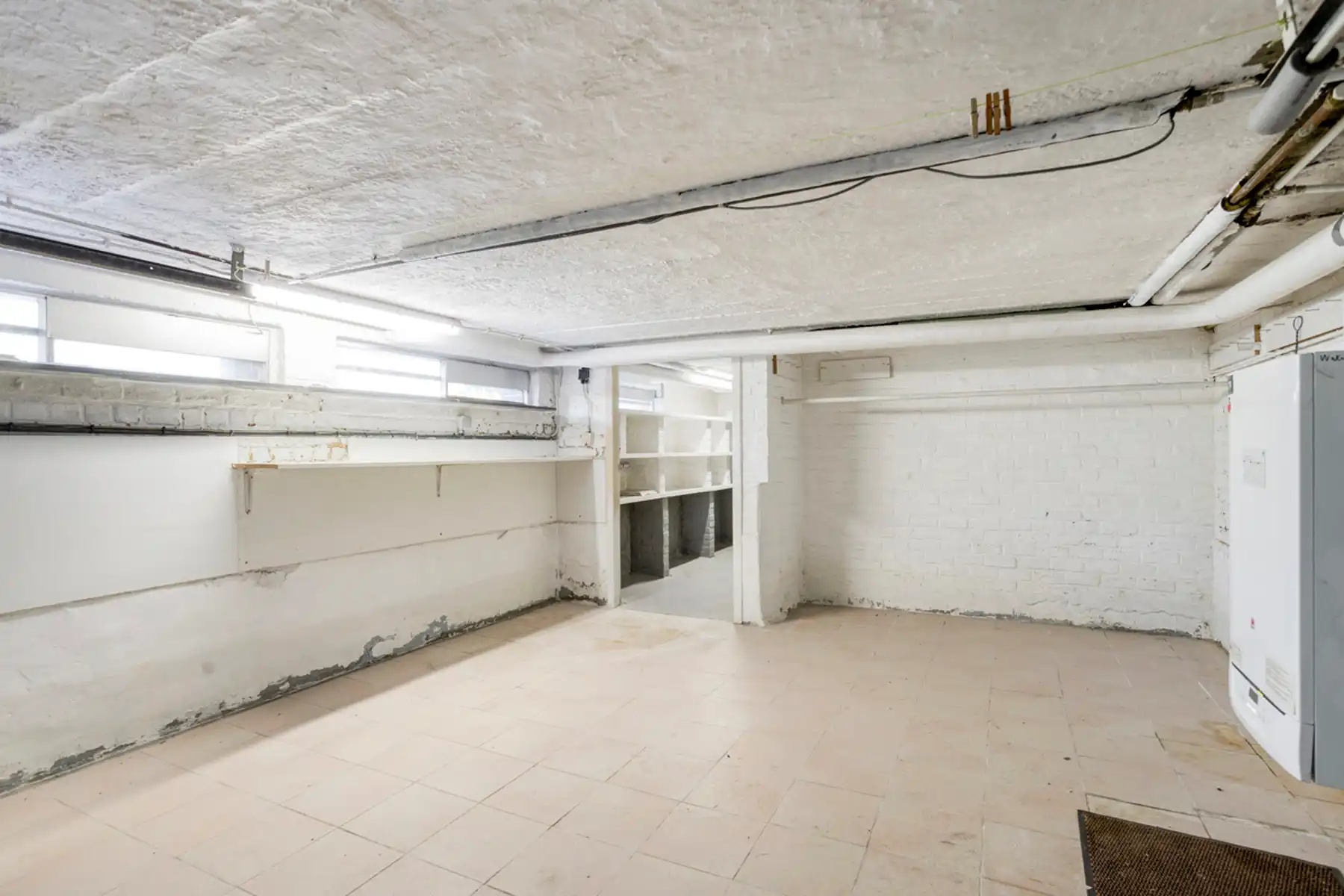 Bungalow (+/- 163 m²) + loods/werkplaats (>400 m²) + oprit foto 23