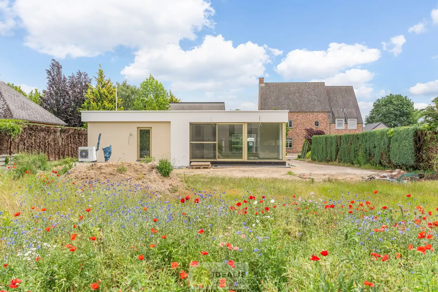 Schitterend volledig vernieuwde woning met 3 ruime slaapkamers foto 4