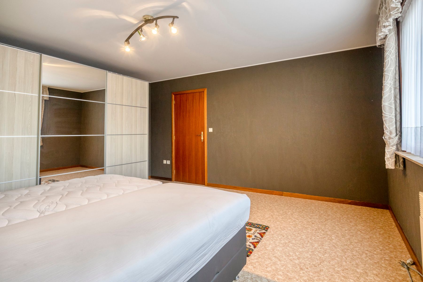 Instapklare woning met 3 slaapkamers en ruime tuin foto 13