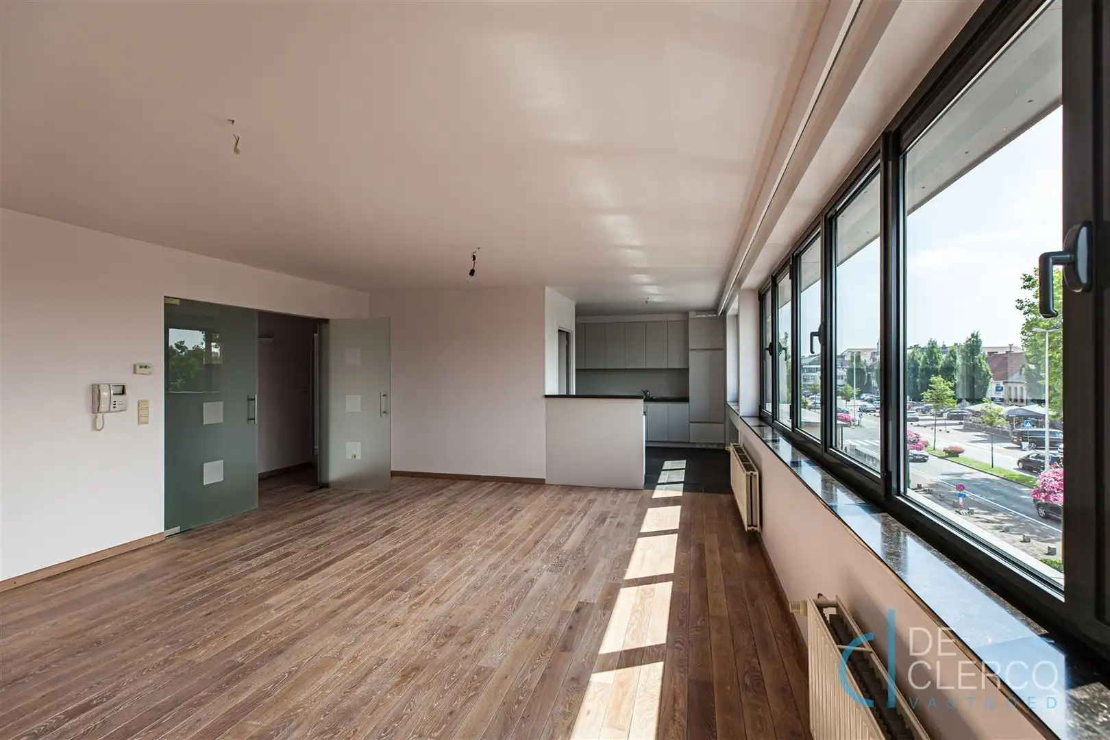 Prachtig ruim appartement te huur in hartje Lochristi! foto 4
