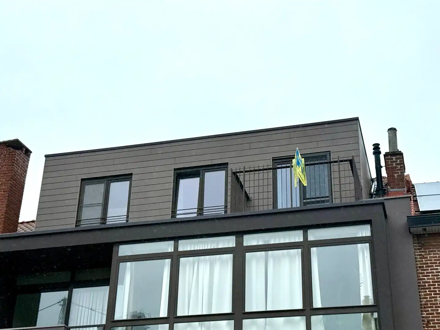 Superleuk bemeubeld dakappartement met penthousegevoel, pal in het centrum van Deinze. foto 2