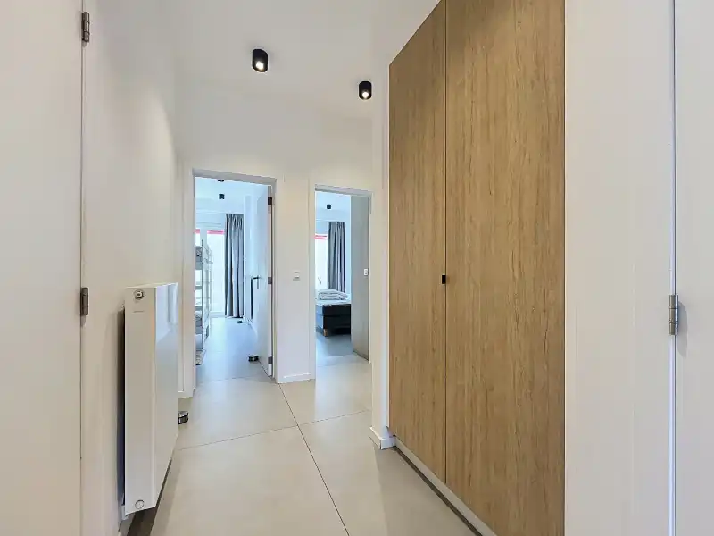MODERN GELIJKVLOERSAPPARTEMENT OP DE ZEEDIJK VAN OOSTUDINKERKE foto 15