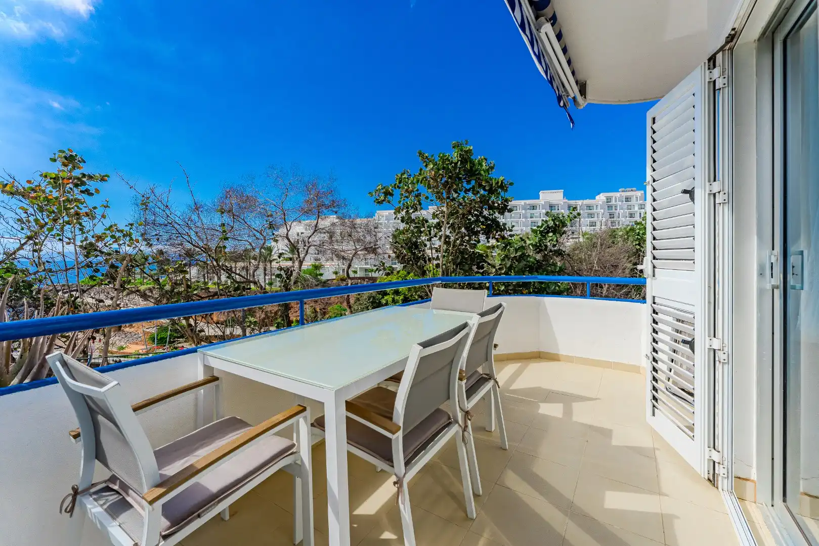  Gerenoveerd appartement met toegang tot het strand foto {{pictureIndex}}