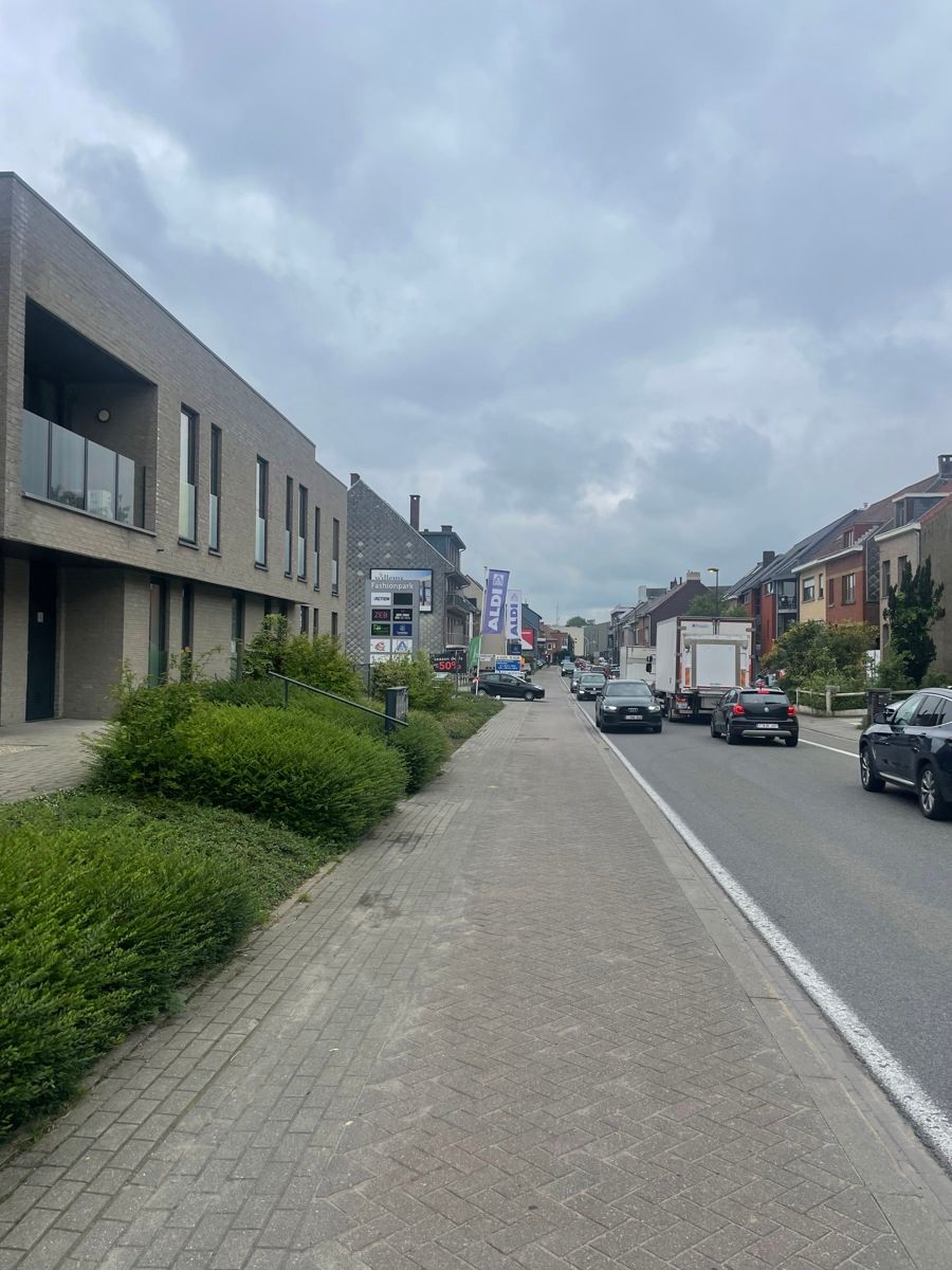 Te huur: winkelruimtes van ca. 800 en 650 m²  foto 6