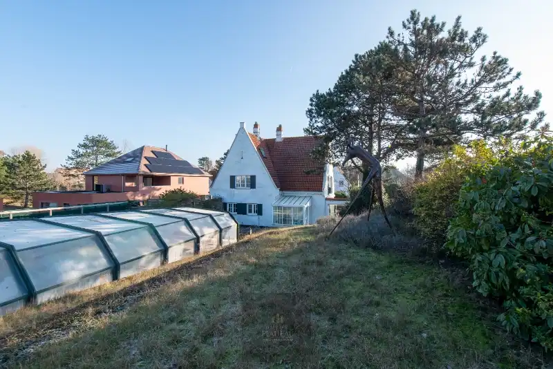 Grote villa op 1533m² gelegen centraal in de Simli-wijk te Nieuwpoort-Bad. foto 5