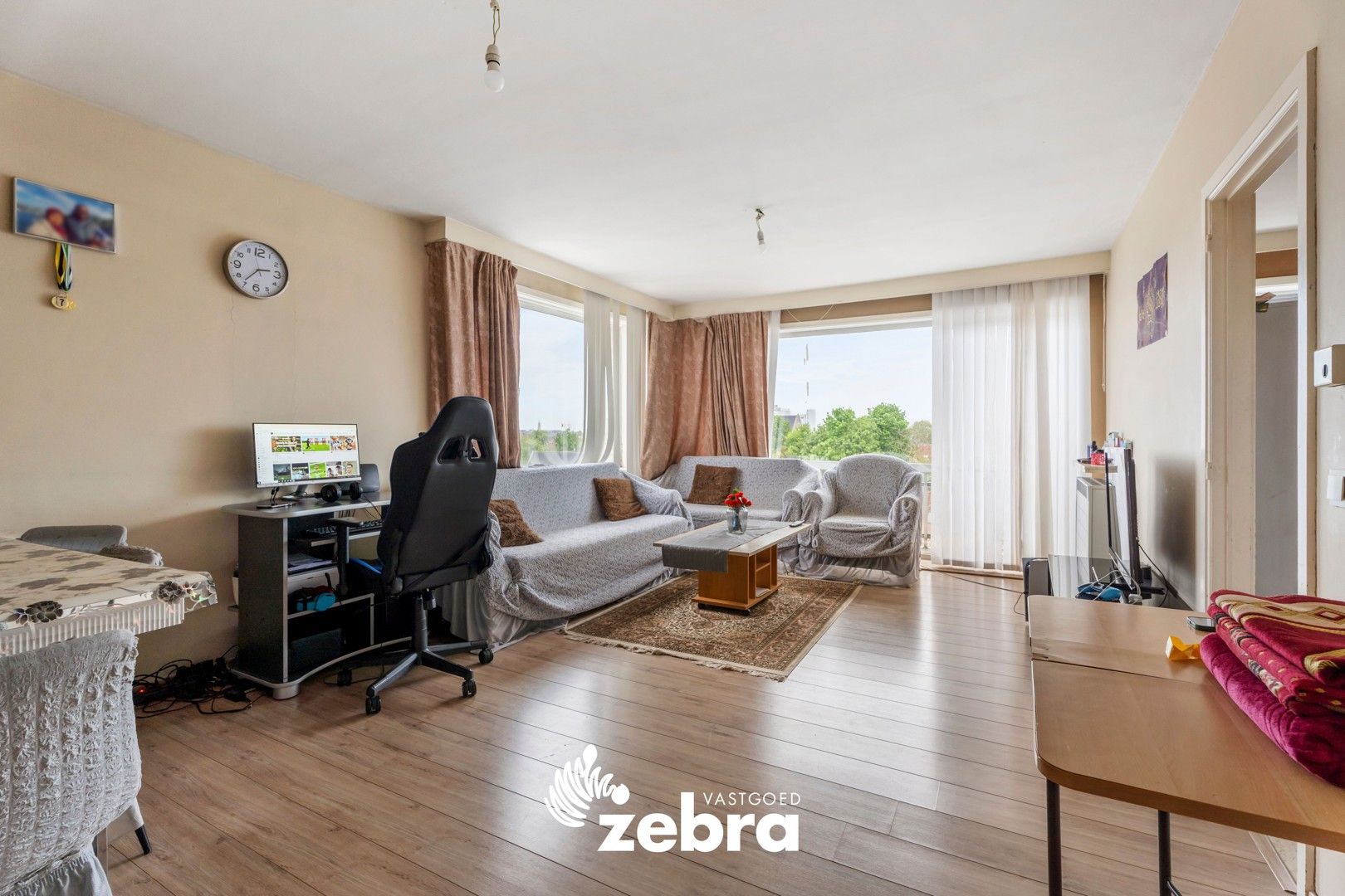 Hoofdfoto van de publicatie: Licht op te frissen appartement op een centrale ligging te Roeselare!