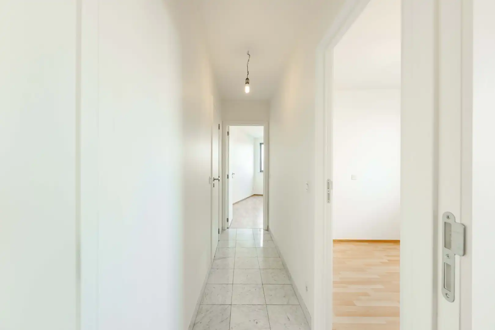 Instapklaar duplex-appartement met 3 slaapkamers te centrum Tielt! foto 6