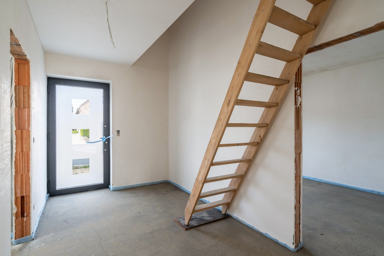 Moderne woning met vier slaapkamers foto 3