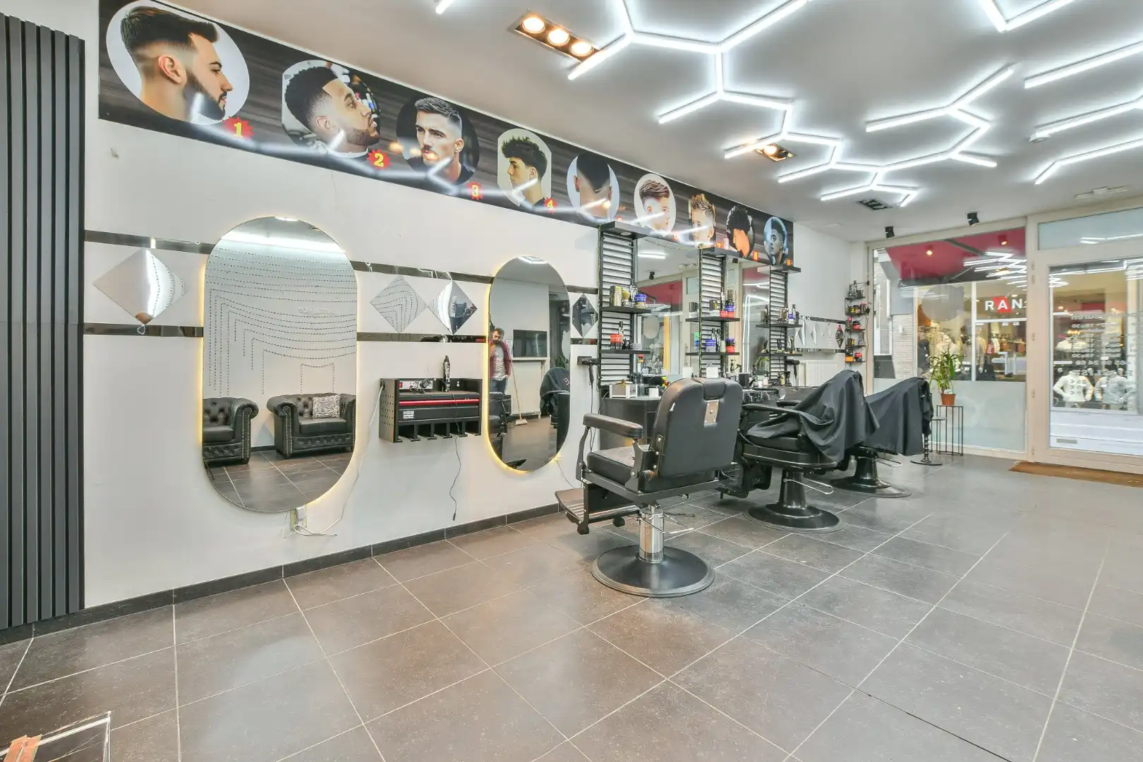 Meersgezinswoning met handelspand & 3 appartementen te koop in hartje Blankenberge! foto 4