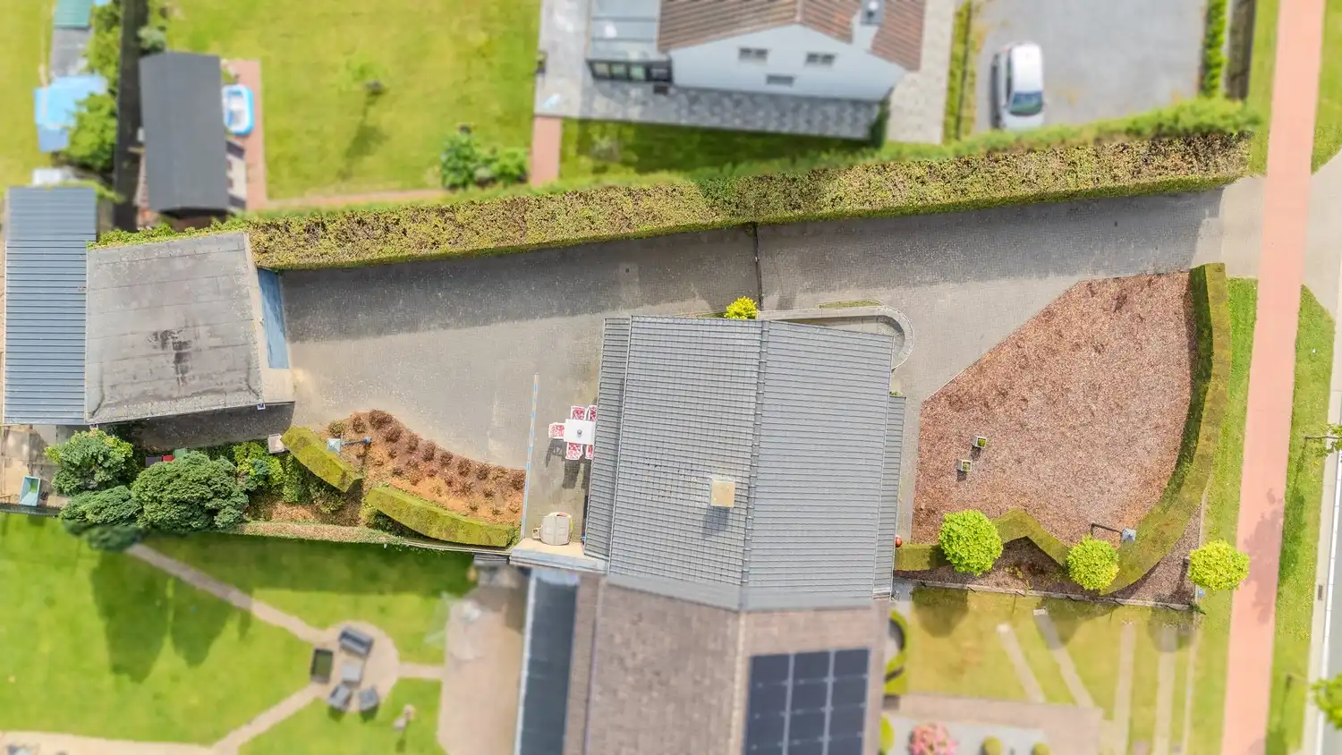 Ruime woning met drie slaapkamers, garage en prachtig landelijk uitzicht in Veldwezelt (Lanaken) foto 34