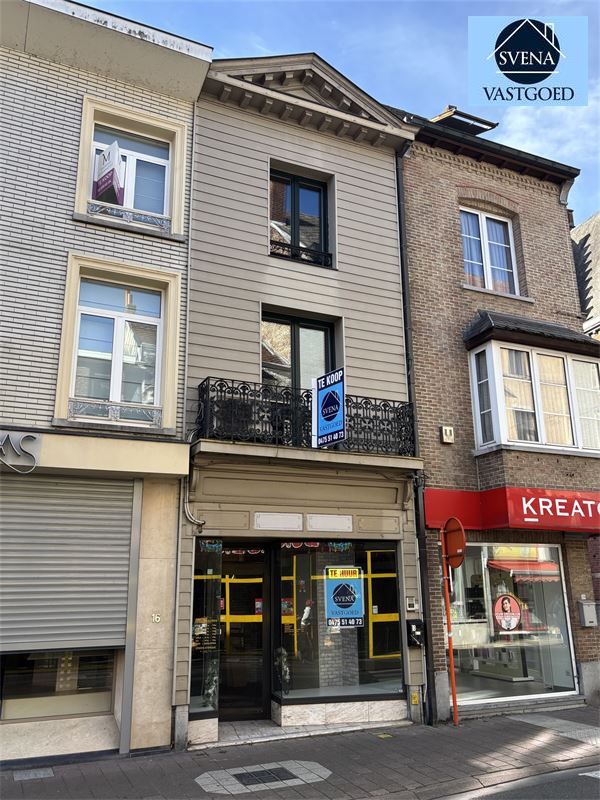 HANDELSZAAK + WOONST IN HET CENTRUM VAN GERAARDSBERGEN foto {{pictureIndex}}