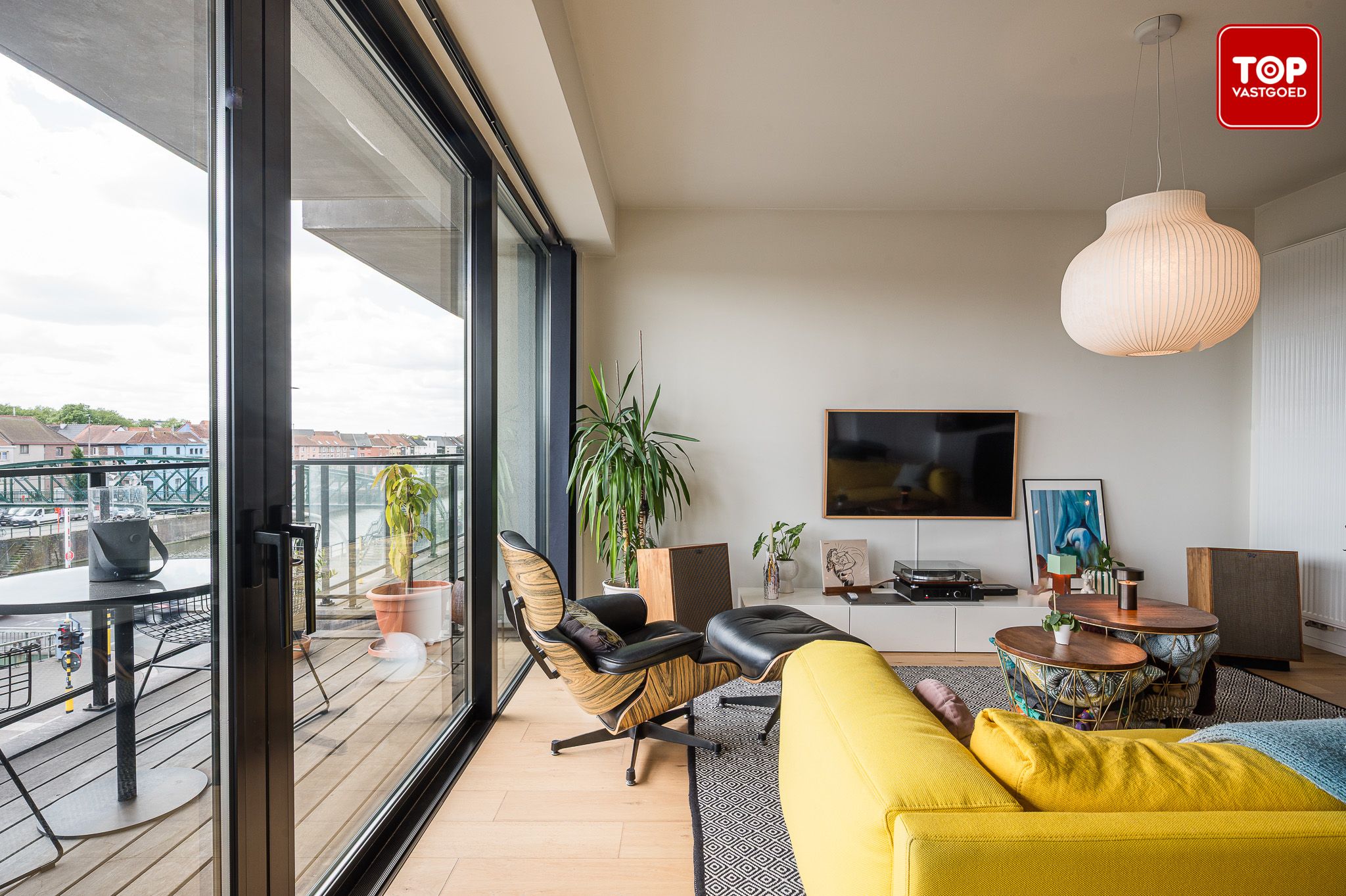 Modern en energiezuinig appartement met zicht op het water en zicht op de binnentuin foto 10