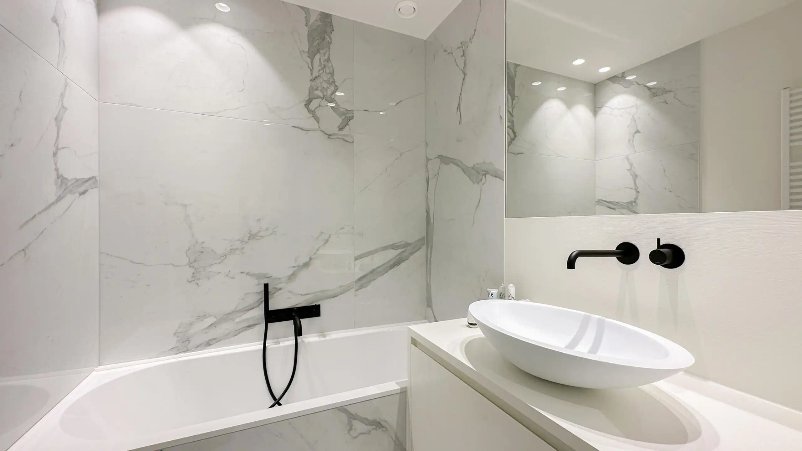 Gerenoveerd appart. met adembenemend zicht op het ZEGEMEER! foto 18