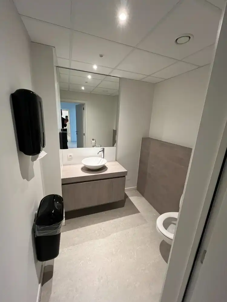 629m² kantoren foto 17