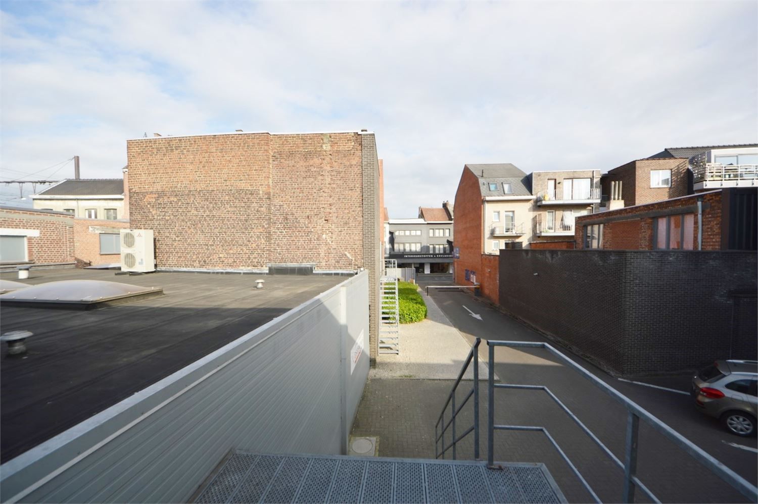 MULTIFUNCTIONELE RUIMTE 400 M2 MET PRIVE PARKING foto 21