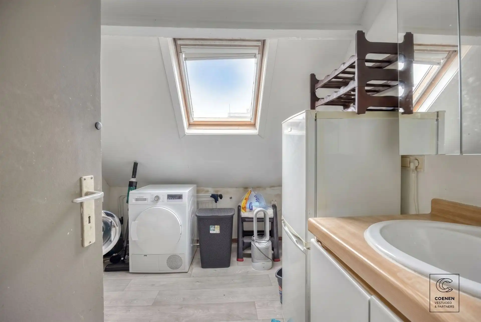 Ruime woning, momenteel ingericht als 4 studio's! foto 19