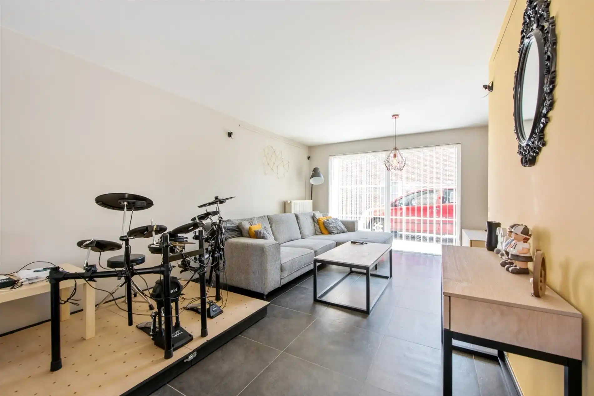 Rustig gelegen, verrassend ruime woning met 3 slaapkamers foto 6
