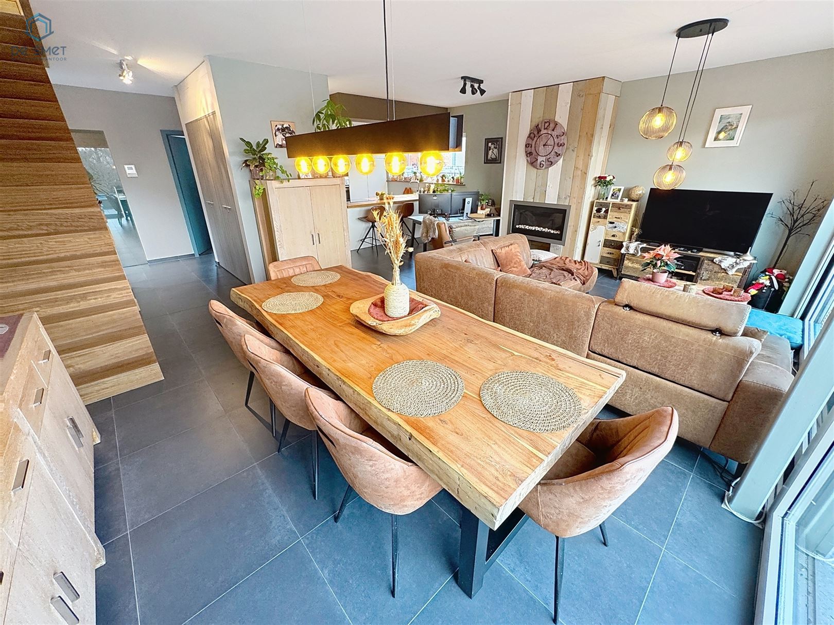 Instapklare moderne villa met 4 slaapkamers, zwembad en ruime tuin foto 2