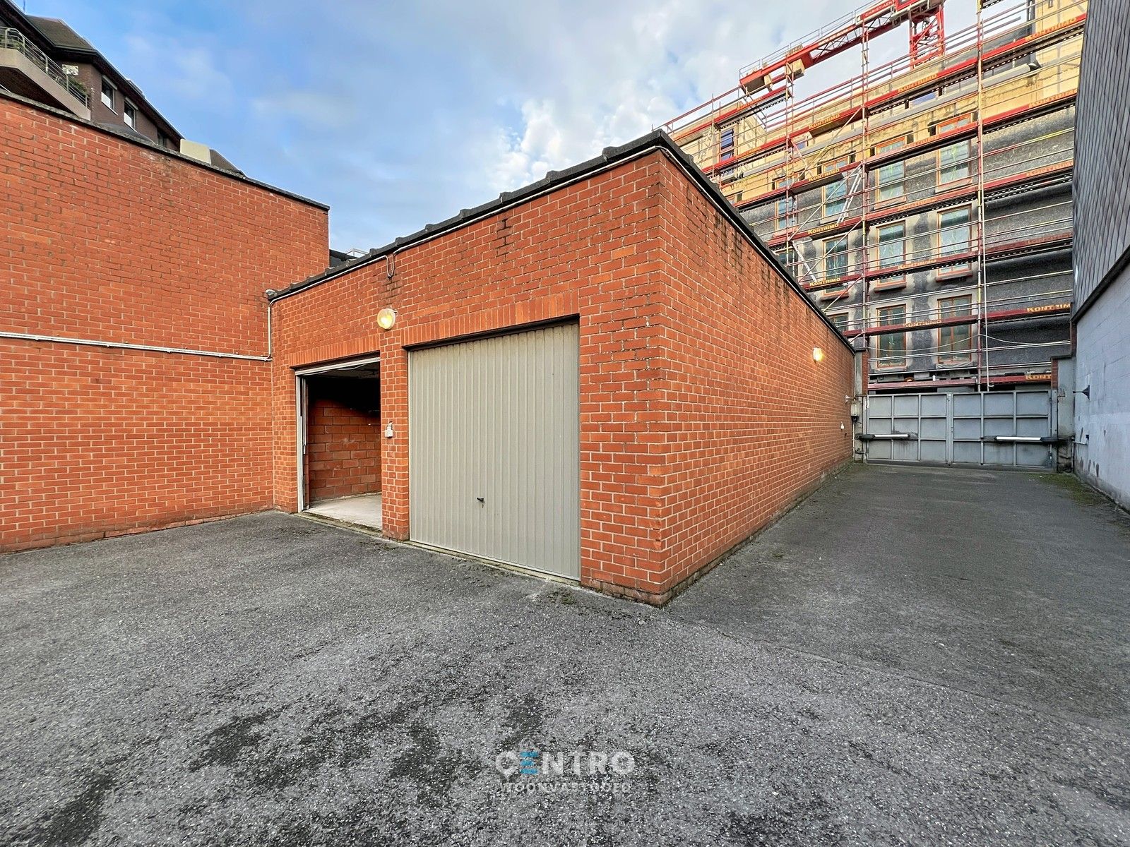 GEMETSTE garage(s) te koop CENTRUM Roeselare nabij Sint-Michielskerk (mogelijkheid 2 garages naast elkaar aan te kopen) ! foto 6