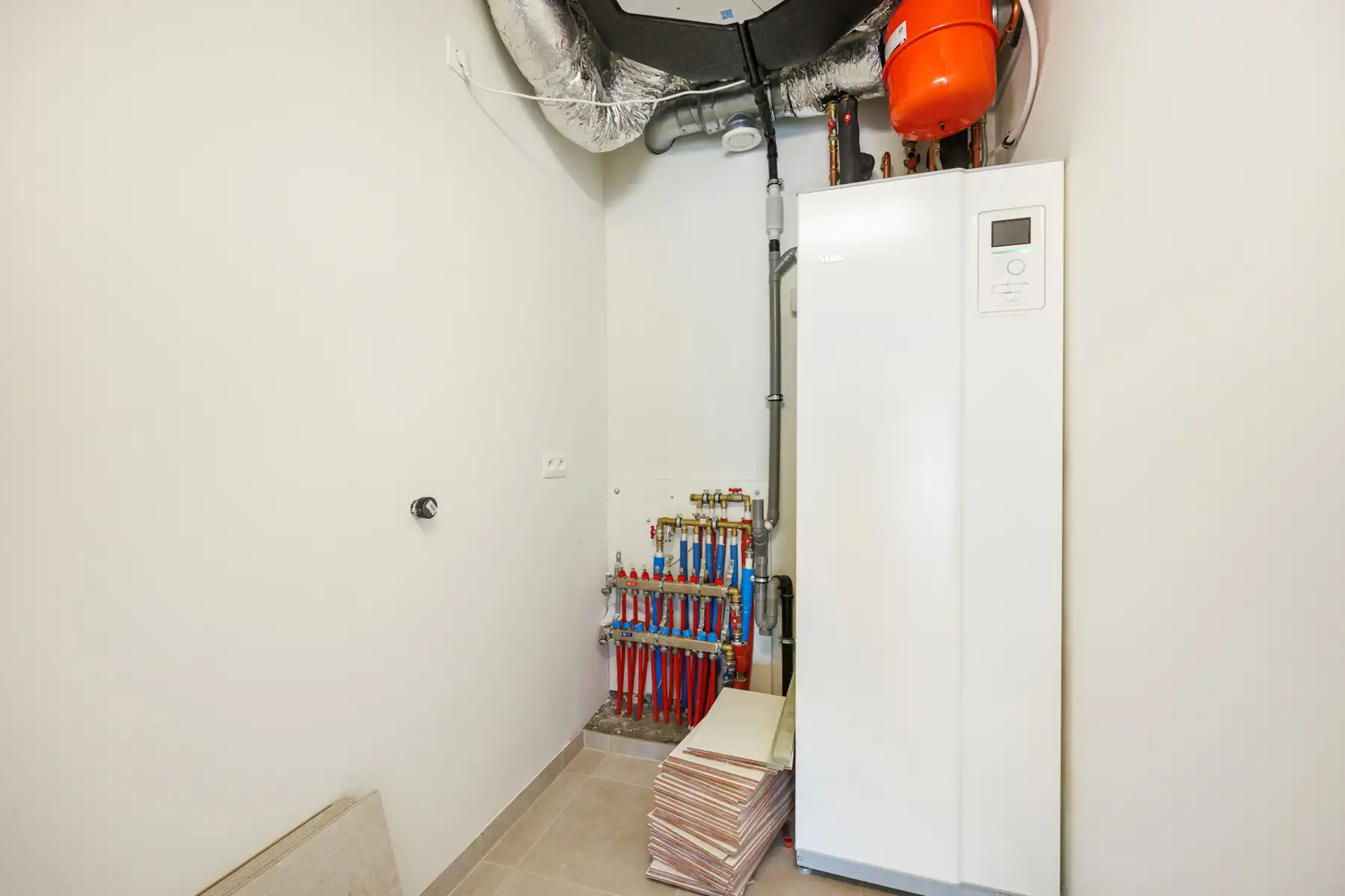 Nieuw appartement met 2 slaapkamers, terras en staanplaats foto 13