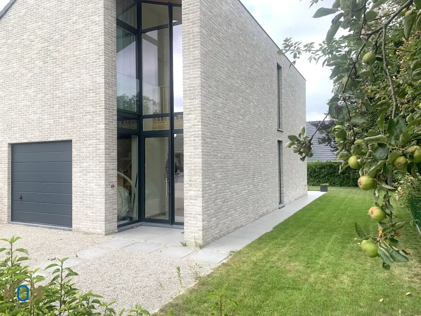 Nieuwbouw 3-slpkr woning met tuin en garage foto 2