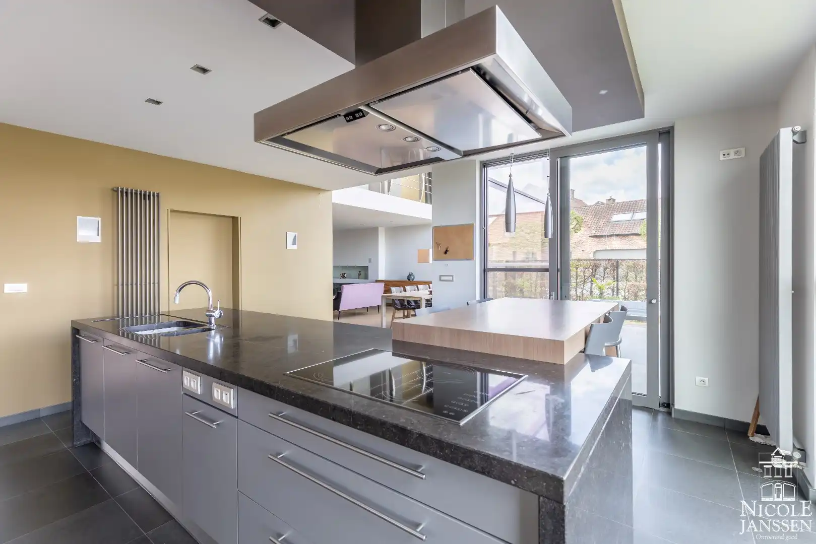 Zeer moderne en luchtige woning met twee slaapkamers gelegen op een rustige locatie foto 17