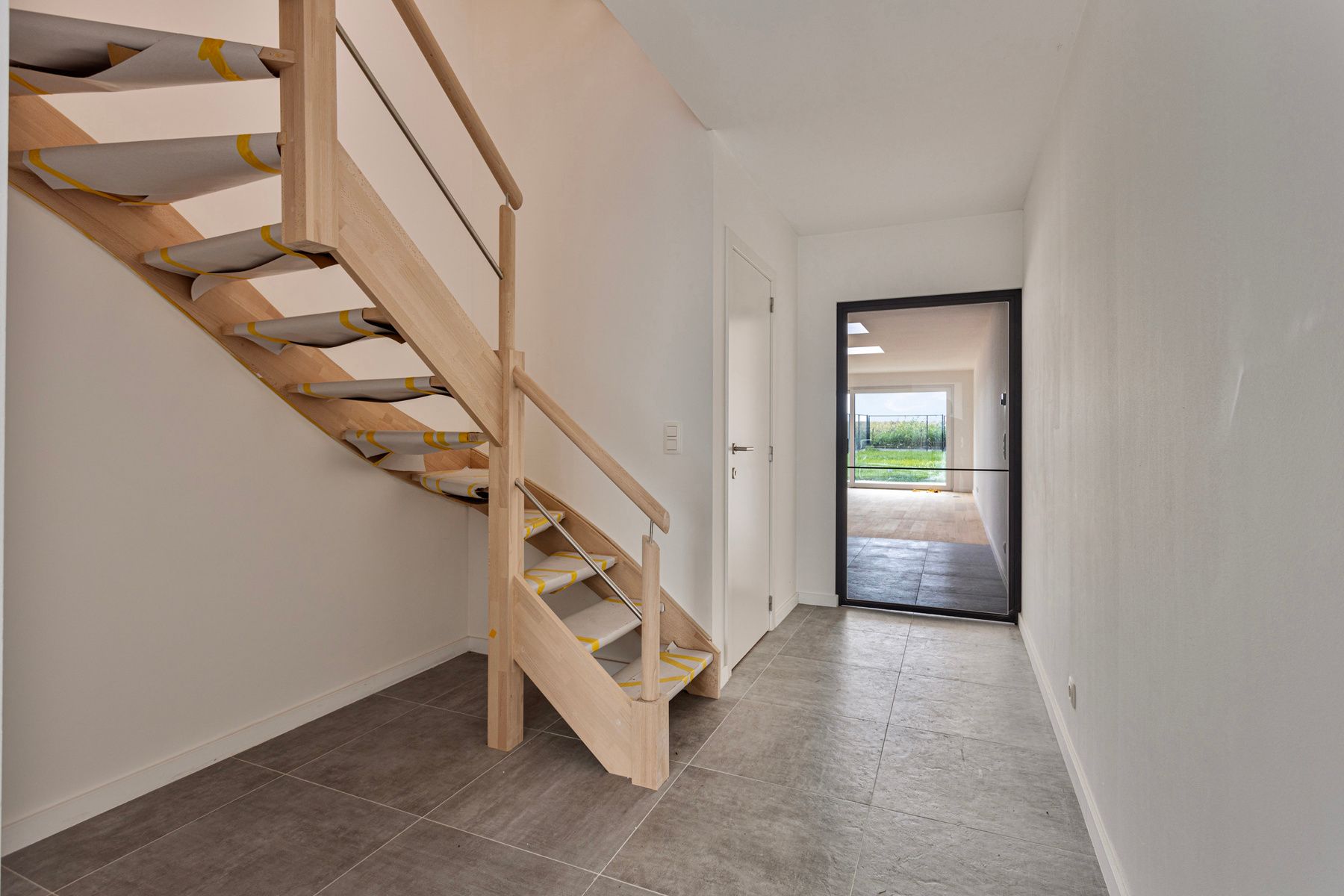 Ruime nieuwbouwwoning met 4 slaapkamers ! foto 11