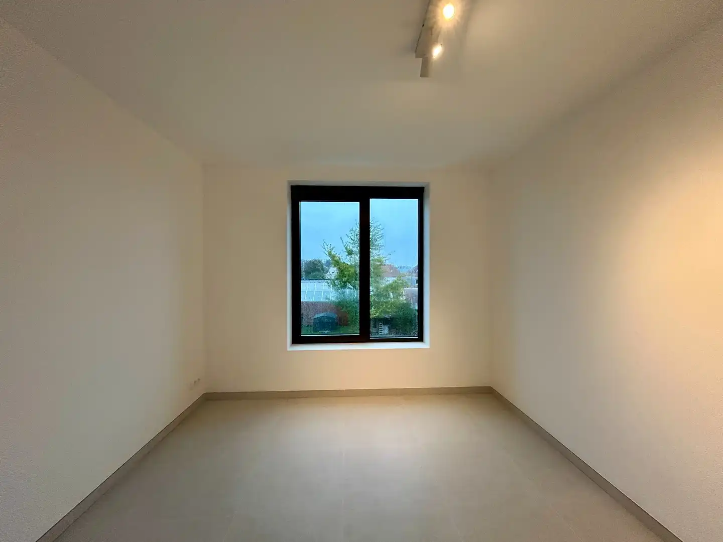 Instapklaar nieuwbouwappartement met 3 kamers & terras te Tielt! foto 14