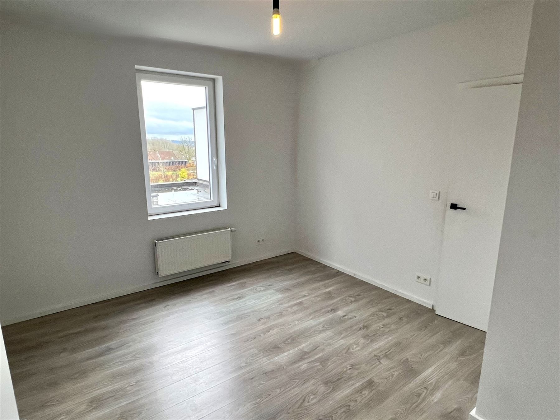 Stijlvol gerenoveerde en comfortabele woning met zonnige tuin  foto 7