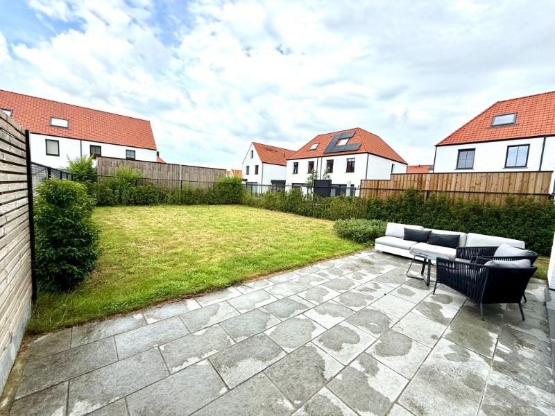 Recente, instapklare woning met 4 slaapkamers en garage foto 19