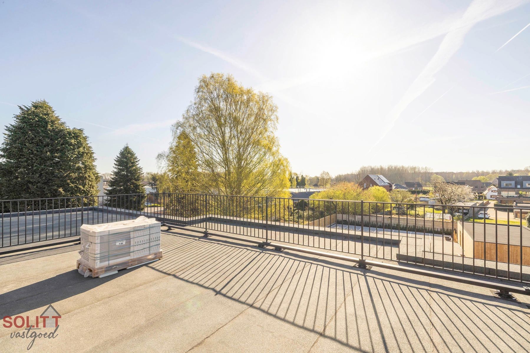 Penthouse met 3 slpk, terras (40m²) en bovengrondse parking foto 2