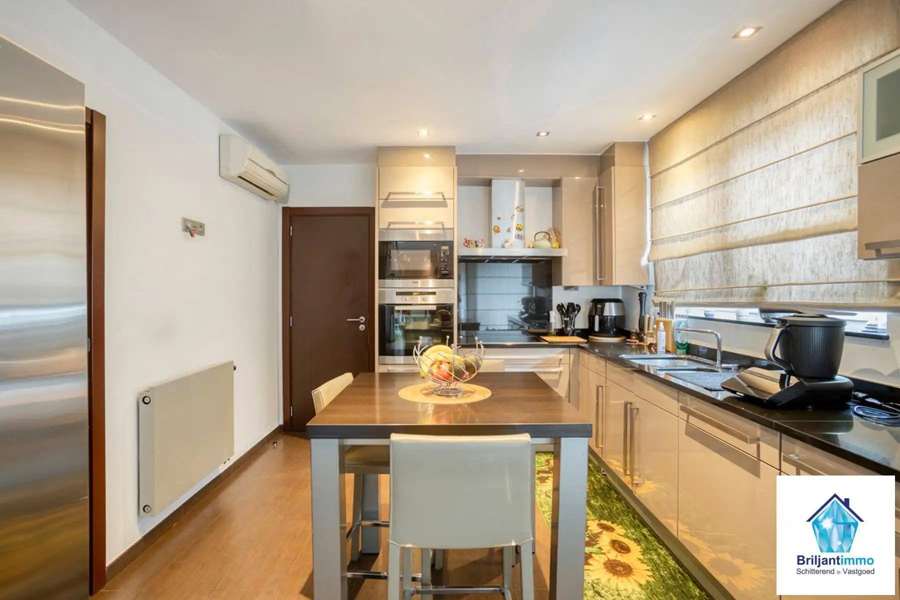 Exclusief afgewerkte duplex met 3 slaapkamers en zonneterras foto 8