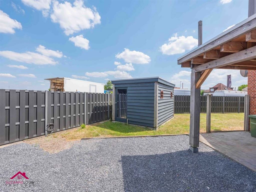 Gerenoveerde verrassend ruime vrijstaande woning foto 4