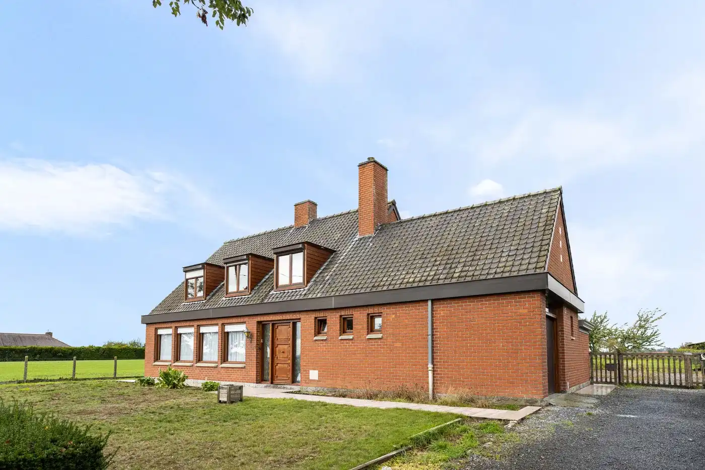 Ruime woning met landelijk uitzicht op een perceel van 1.962 m² in Spiere-Helkijn! foto 3