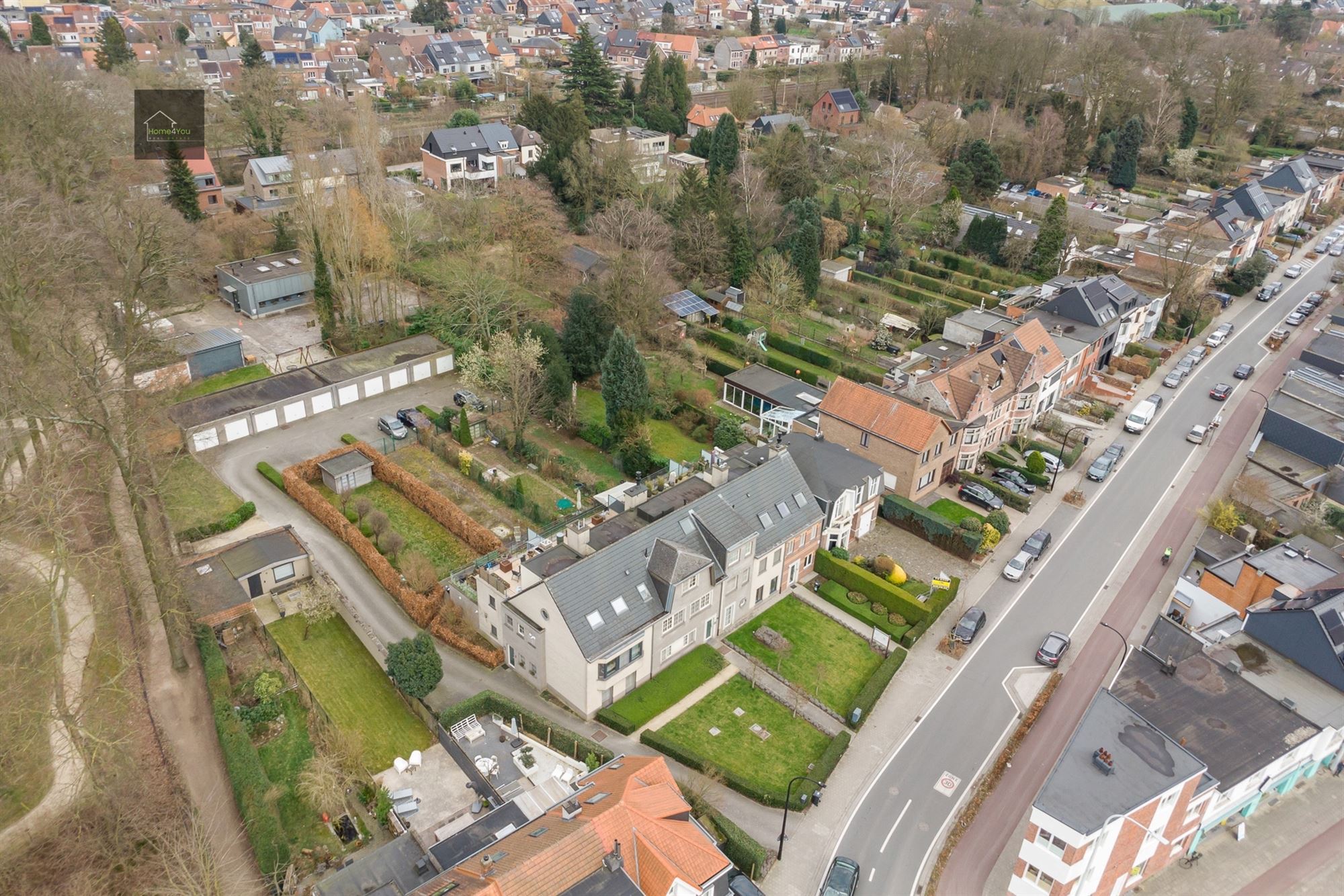Ruim gelijkvloers appartement met tuin, parking en garagebox foto 22