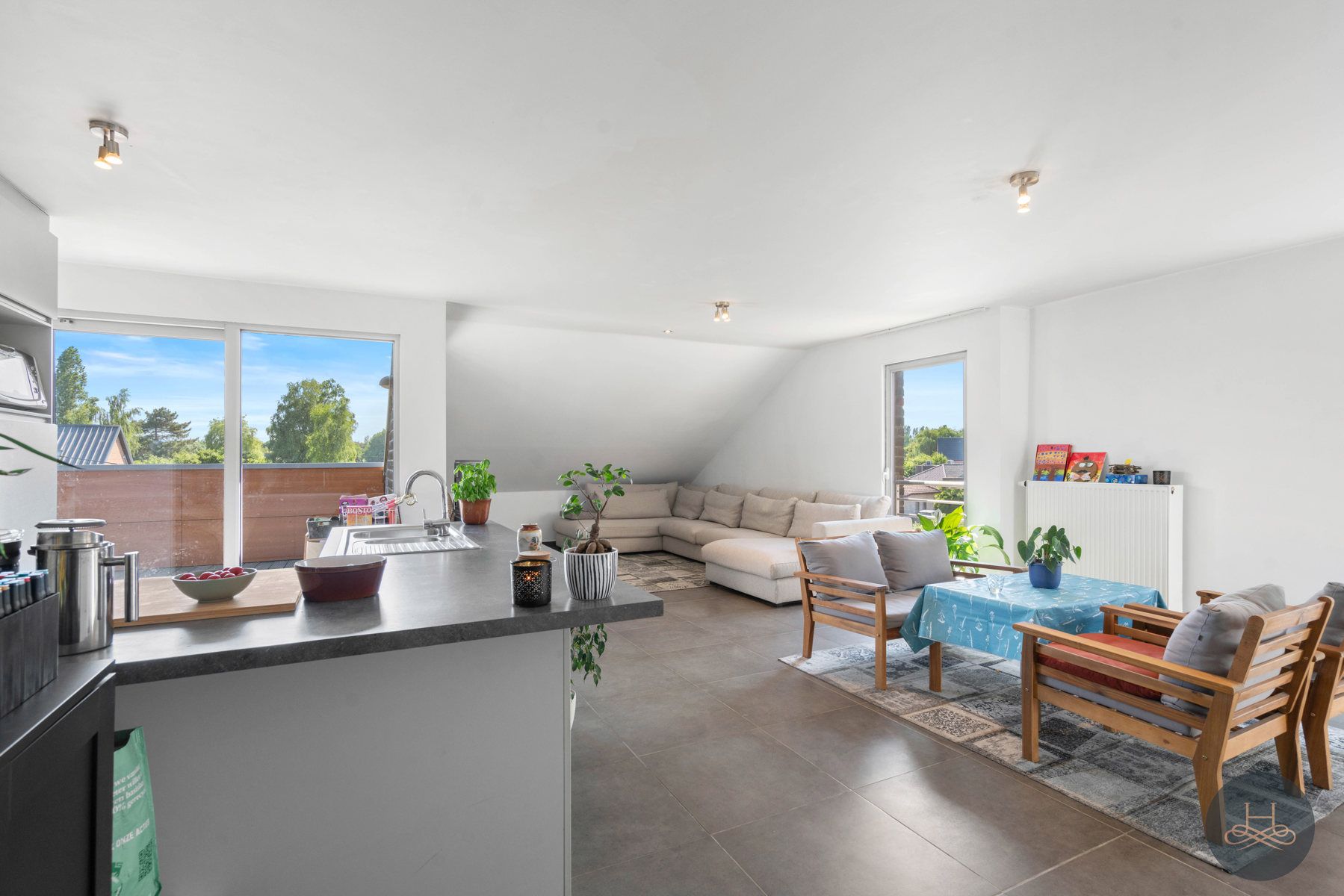 Ruim en energiezuinig appartement met gezellig terras foto 3