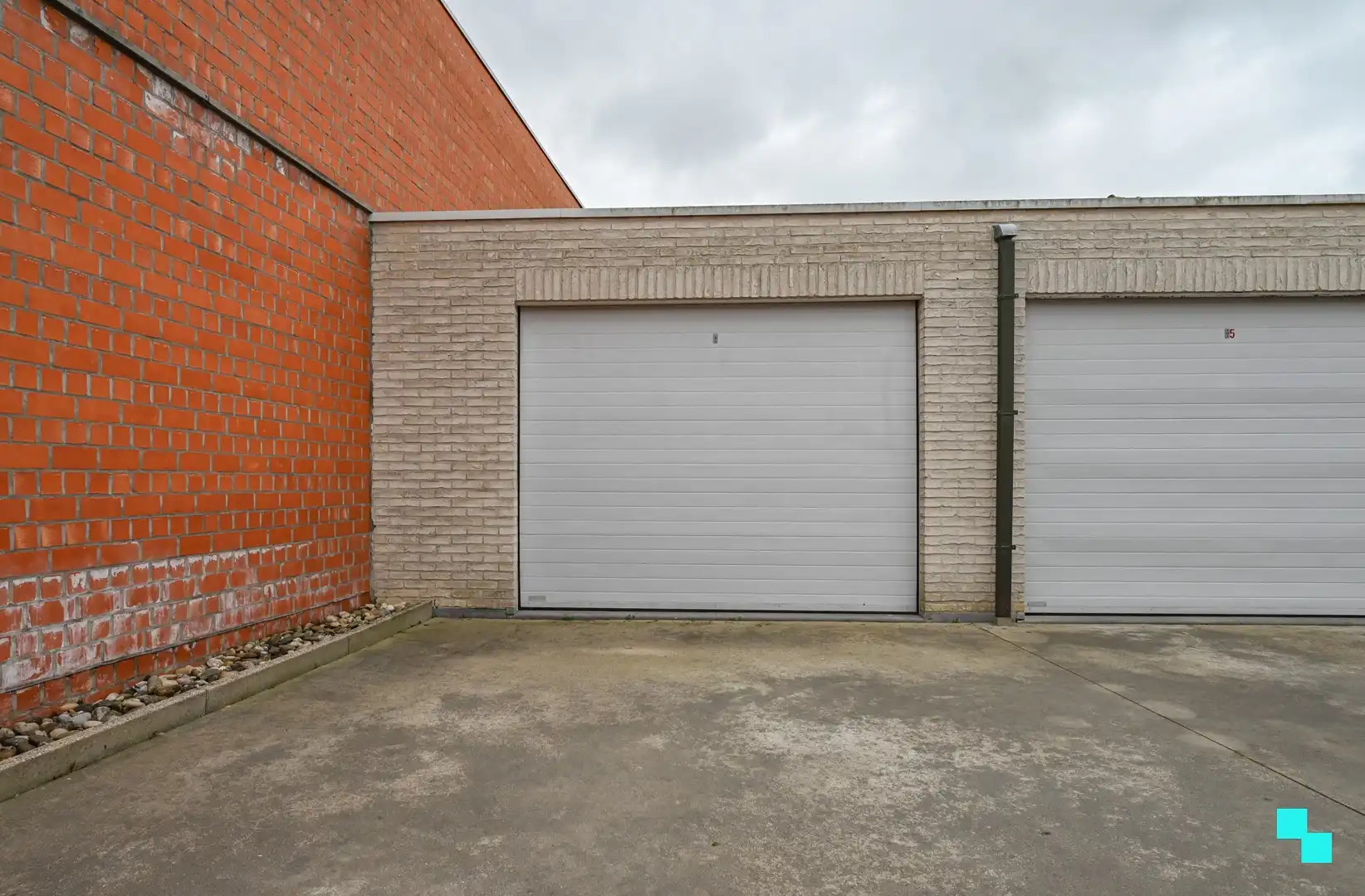 Ruim tweeslaapkamerappartement in het centrum van Izegem foto 29