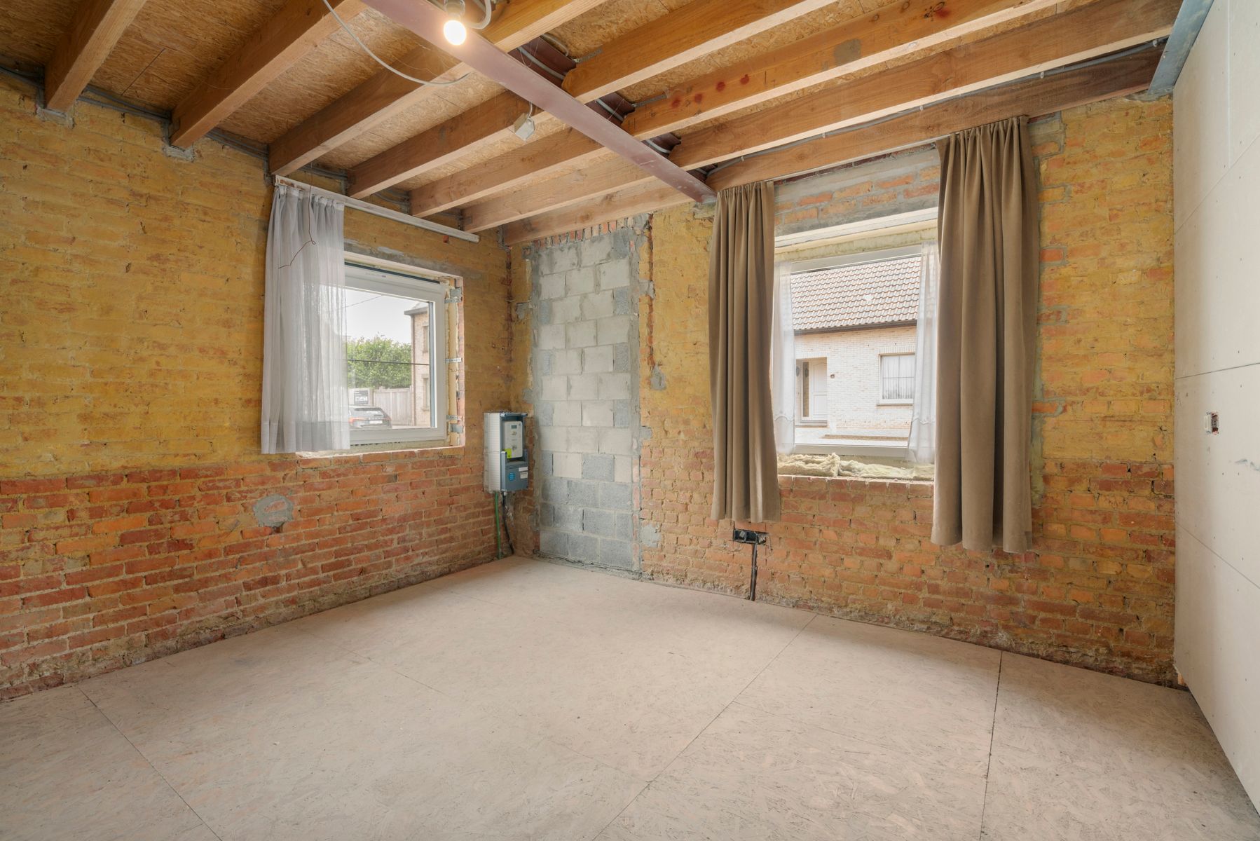 Verder te renoveren woning met drie slaapkamers te Smetlede! foto 6