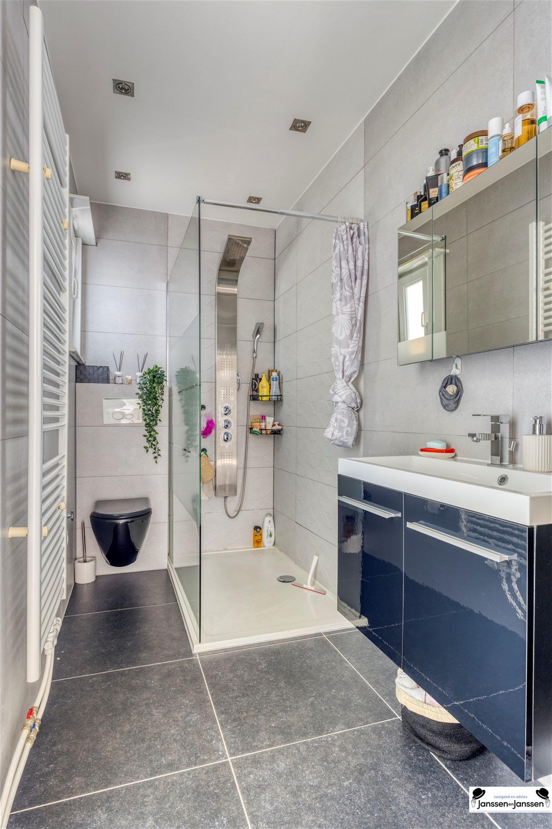 Gerenoveerde eengezinswoning met 3 slaapkamers.  foto 18