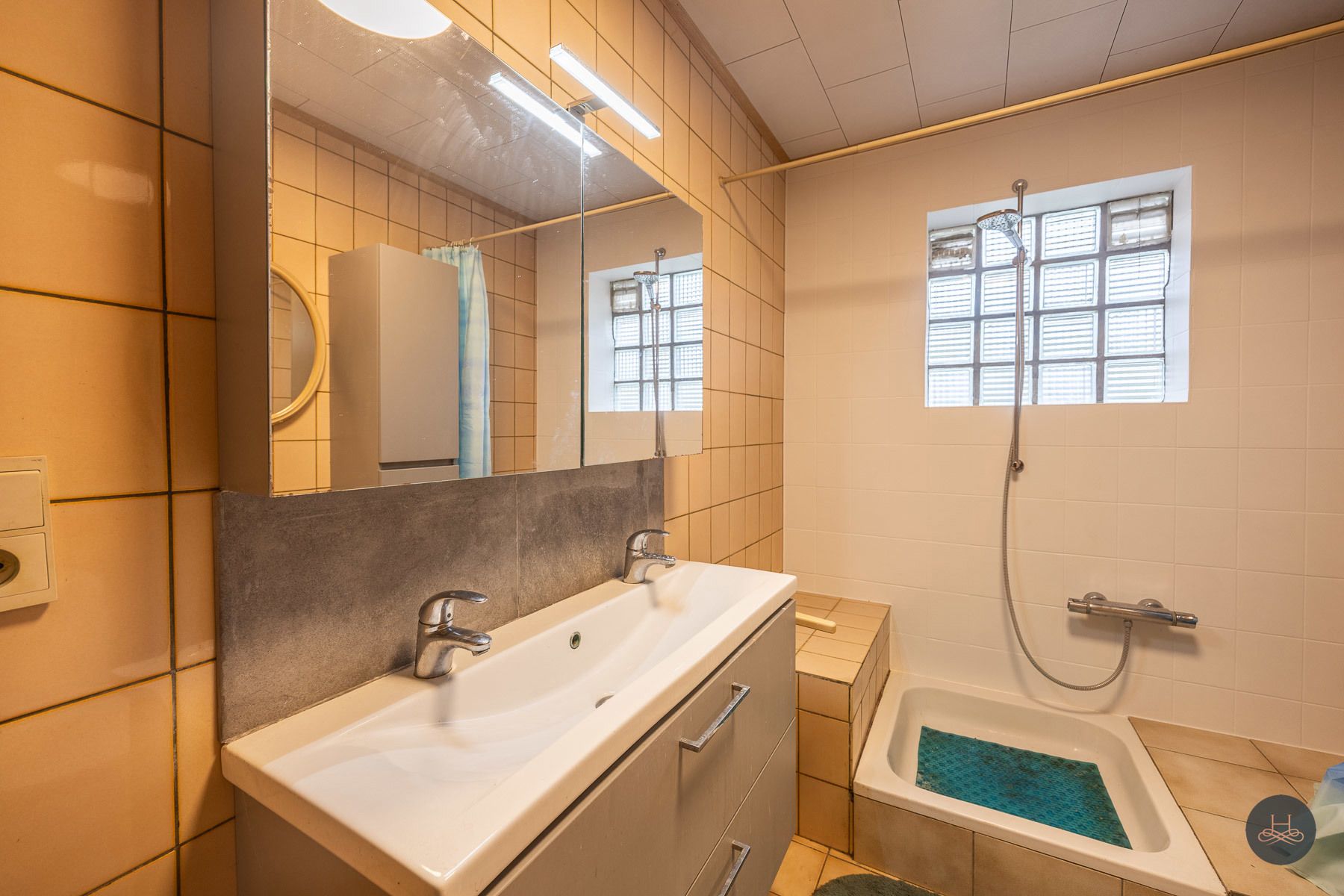 Ruime hoeve met potentieel op toplocatie foto 16