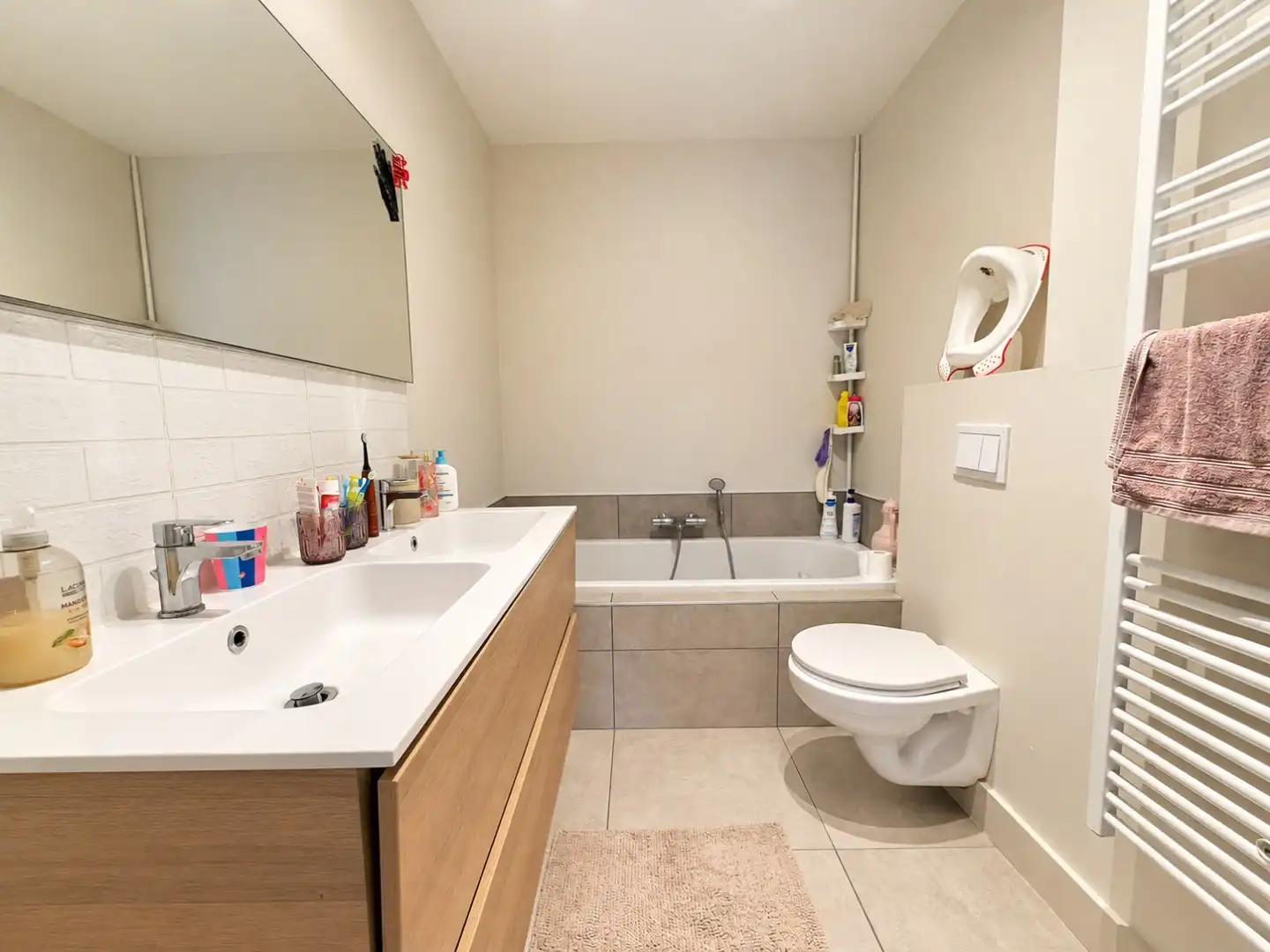 Verhuurd 2-slaapkamerappartement met 2 badkamers – 86 m² foto 3