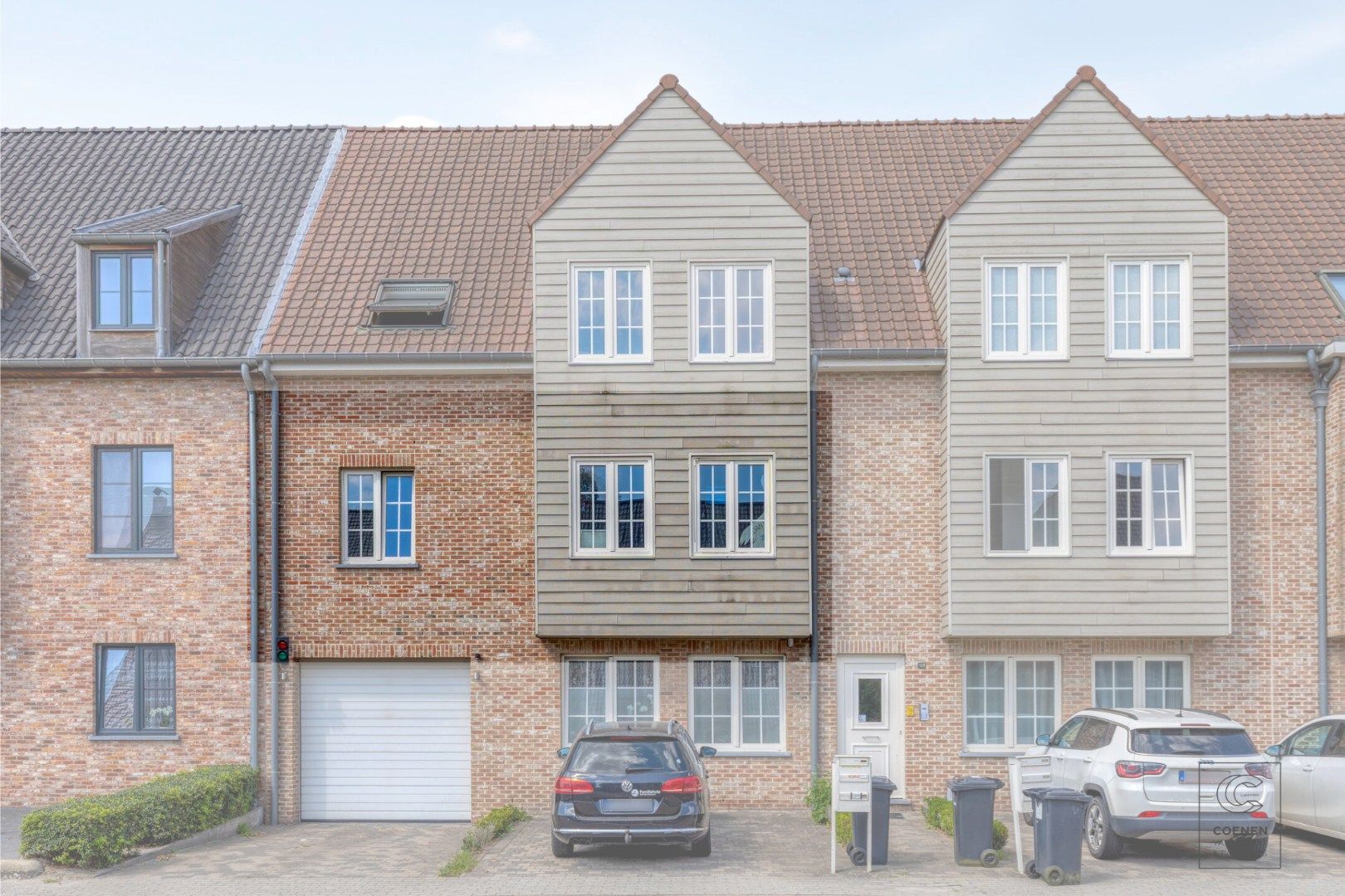 Instapklaar appartement van 94 m² met twee slaapkamers nabij centrum Sint-Lenaarts! foto 2