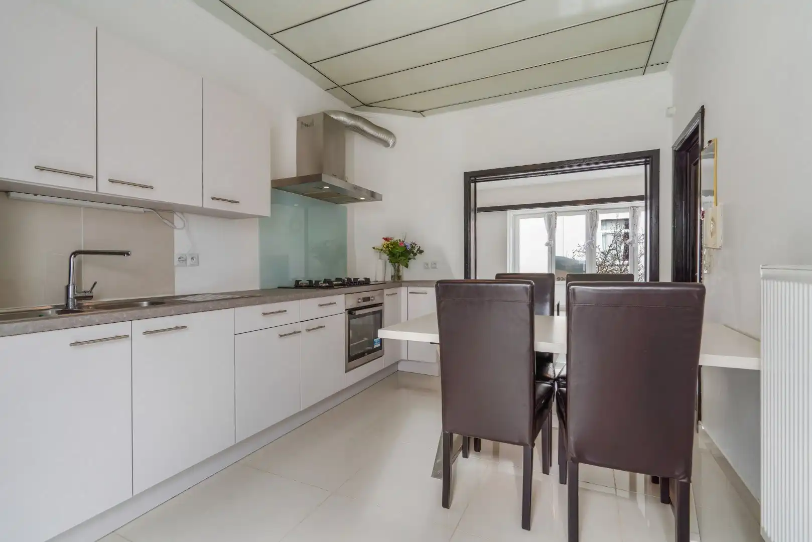 Verzorgde rijwoning gunstig gelegen te Oostende - Westerkwartier! foto 6