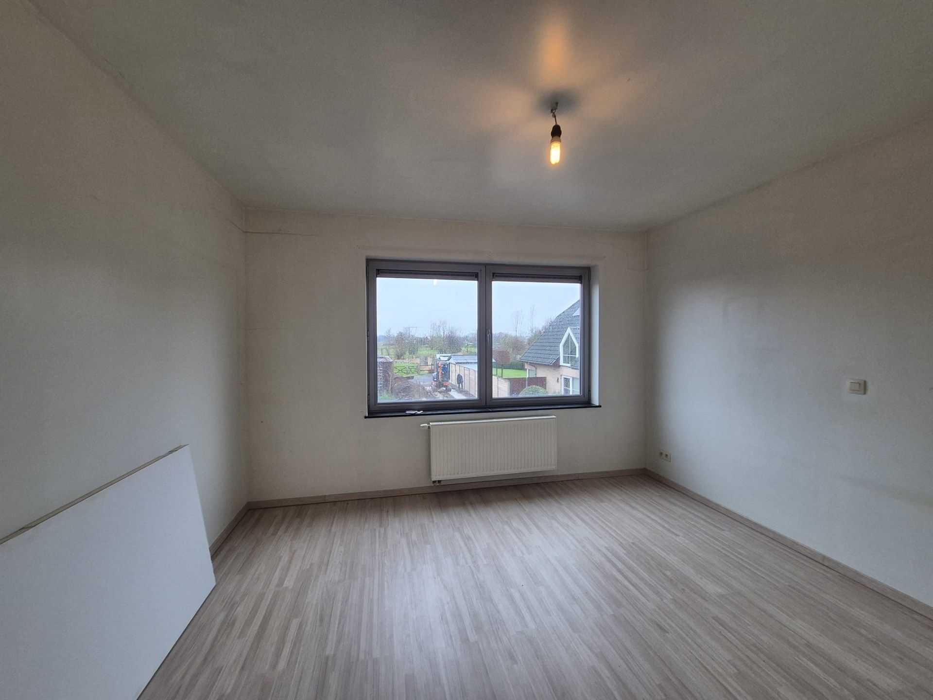 Rustig gelegen woning met tuin en garage. foto 18