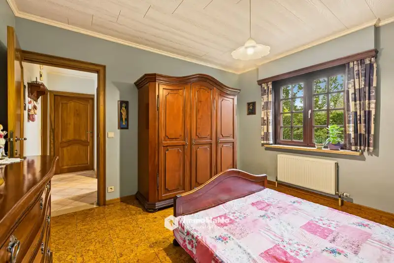 CHARMANTE INSTAPKLARE GEZINSWONING MET 3 SLPKS TE KOOP IN LO foto 13
