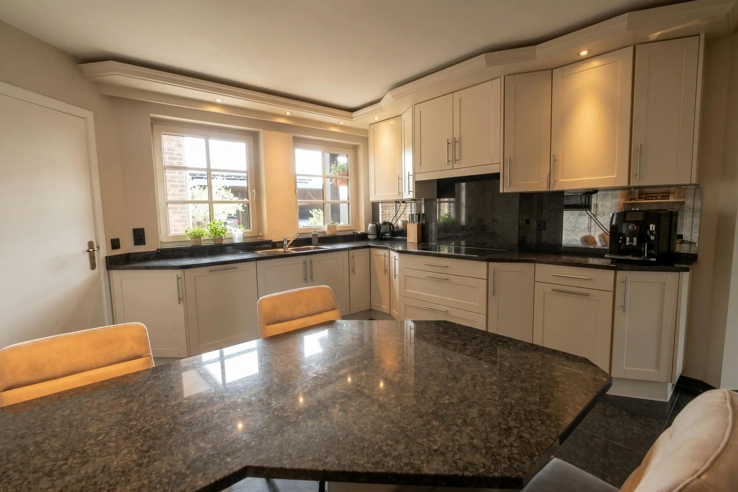 Landelijk gelegen huis met 4 slaapkamers nabij centrum Reppel  foto 4