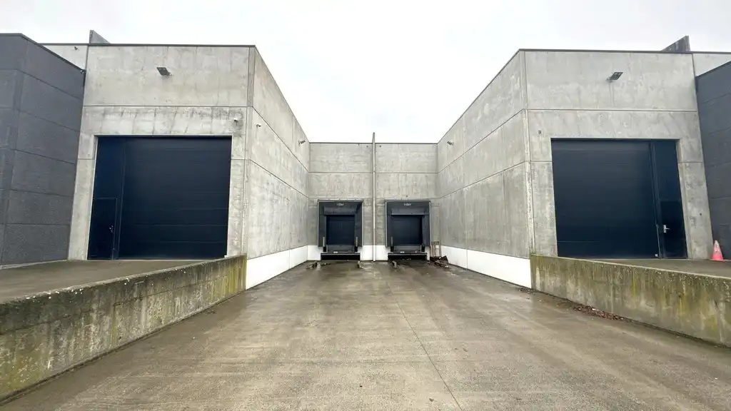 Loods met laadkade en kantoor te huur in Mechelen-Noord I foto 9