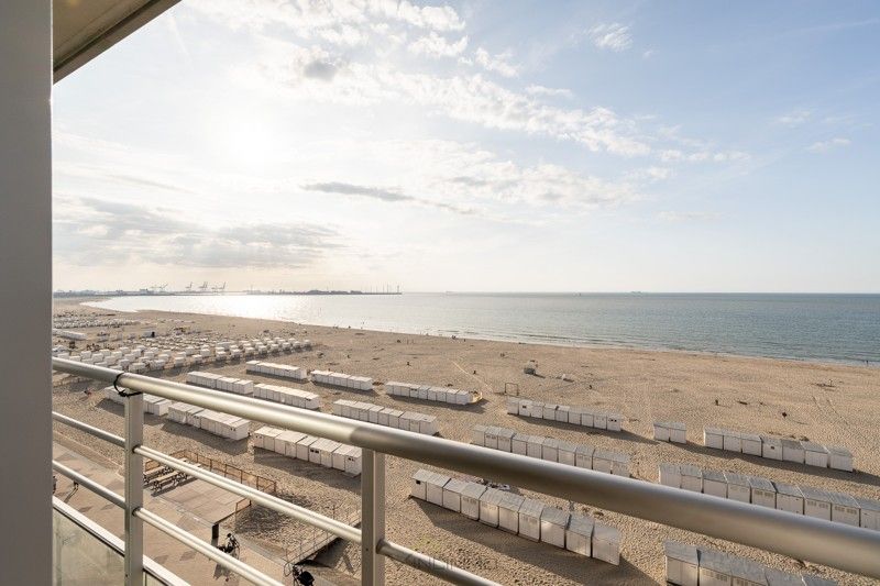 Prachtig gerenoveerd appartement op de Zeedijk met adembenemend zicht op zee foto 11